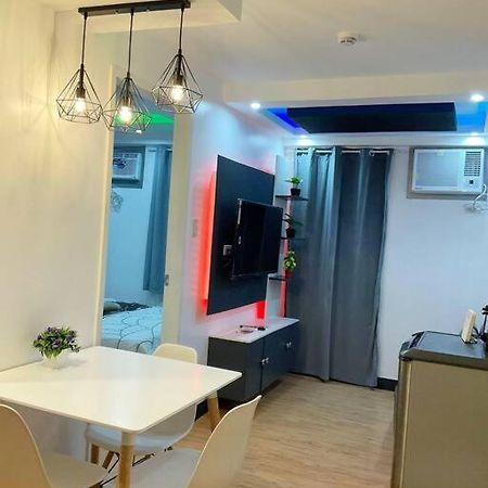 Ar02 1Bedroom Condo Unit With Free Pool, Hbo, Netflix & Wifi Davao City Esterno foto